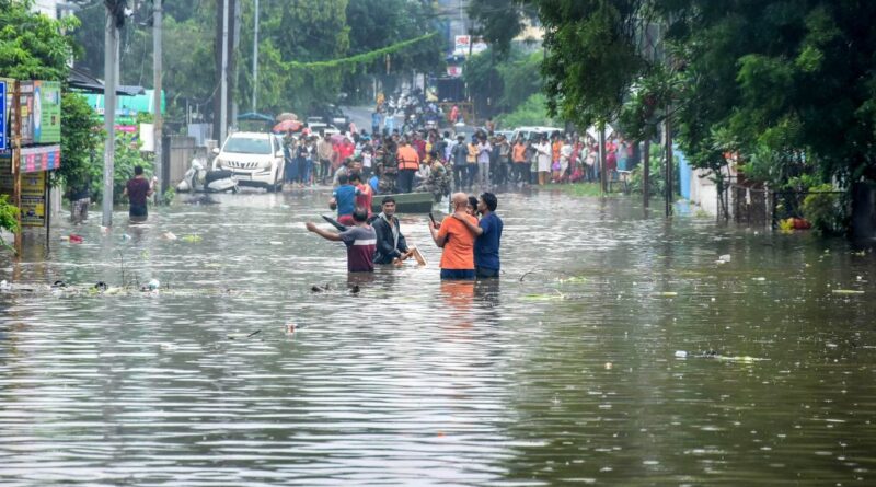 राहत के साथ आफत भी लाई बारिश, जगह-जगह जलभराव के साथ ही उफान पर पहुंचे नदी- नाले 