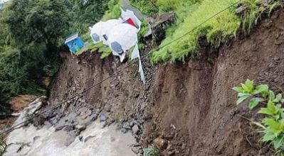 तुंगनाथ घाटी में मूसलाधार बारिश से हुआ नुकसान, मंदाकिनी नदी पर बने पुल पर मंडराने लगा खतरा 