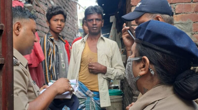 कोतवाल चंद्रभान सिंह के नेतृत्व में अपने क्षेत्र में सत्यापन अभियान चलाया गया