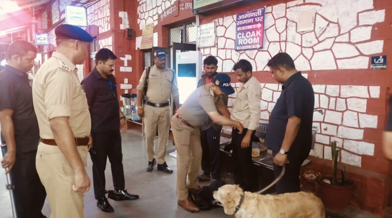 सम्पूर्ण जनपद में दून पुलिस द्वारा अलर्टनेस के साथ की जा रही चेकिंग