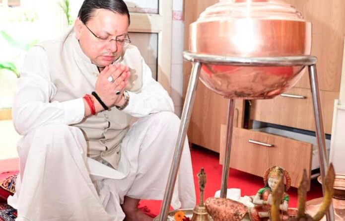 शारदीय नवरात्रि की शुरुआत पर सीएम धामी ने की पूजा-अर्चना