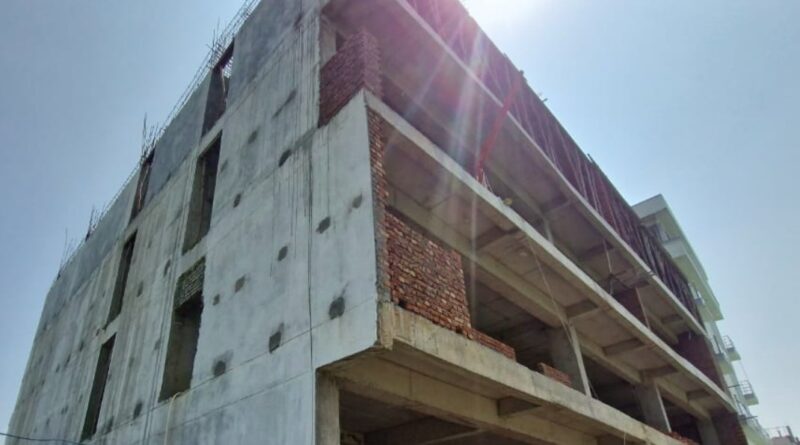 अवैध निर्माण पर एमडीडीए की बड़ी कार्रवाई, ऋषिकेश में बहुमंजिला भवन सील