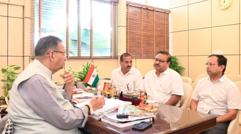 कैबिनेट मंत्री गणेश जोशी ने सिंचाई विभाग के अधिकारियों के साथ की बैठक