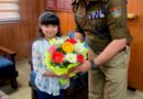 देहरादून एसएसपी से मिलने पहुंची नन्ही बच्ची, फूल देकर जताया पुलिस के प्रति सम्मान