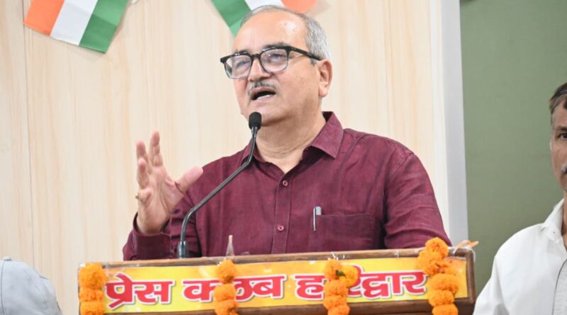 प्रेस क्लब में हिंदी पत्रकारिता दिवस के अवसर पर किया संगोष्ठी का आयोजन
